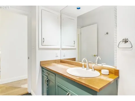 4323 SW Twombly Avenue Portland OR 97239