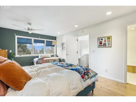 4323 SW Twombly Avenue Portland OR 97239