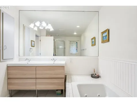 4323 SW Twombly Avenue Portland OR 97239