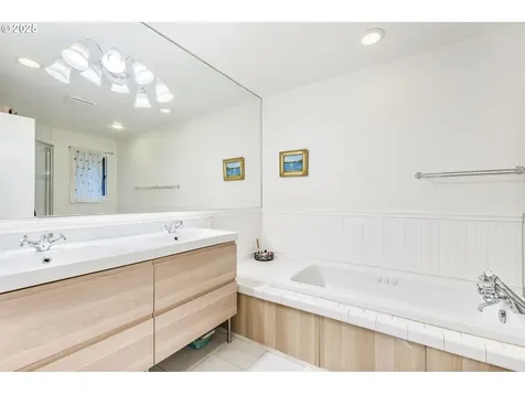4323 SW Twombly Avenue Portland OR 97239