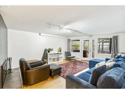4323 SW Twombly Avenue Portland OR 97239