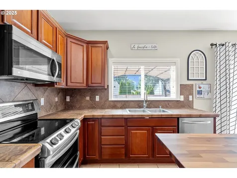 12704 NE 11th Place Vancouver WA 98685
