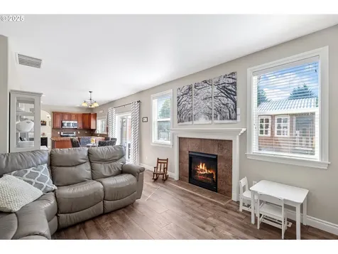 12704 NE 11th Place Vancouver WA 98685