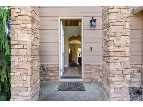 12704 NE 11th Place Vancouver WA 98685