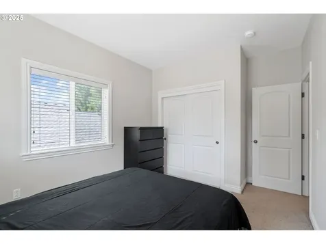 12704 NE 11th Place Vancouver WA 98685