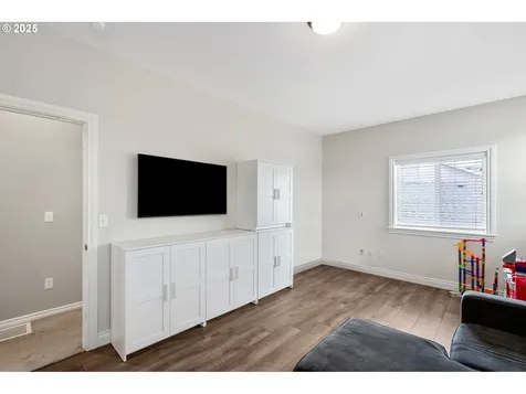 12704 NE 11th Place Vancouver WA 98685