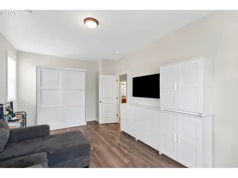 12704 NE 11th Place Vancouver WA 98685