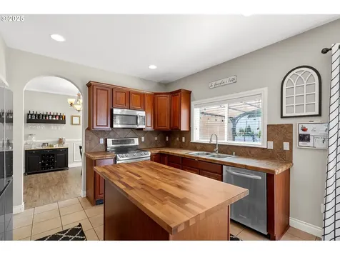 12704 NE 11th Place Vancouver WA 98685