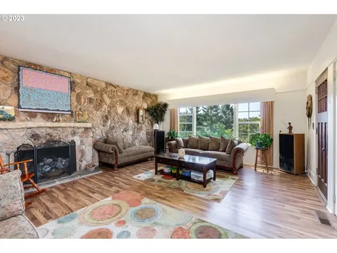 13905 NE Quarry Road Newberg OR 97132