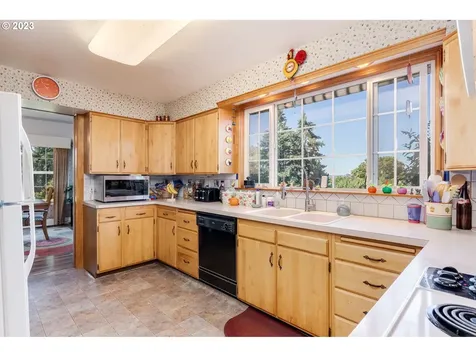 13905 NE Quarry Road Newberg OR 97132