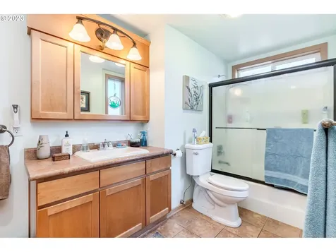 13905 NE Quarry Road Newberg OR 97132