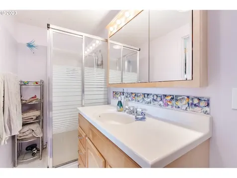 13905 NE Quarry Road Newberg OR 97132