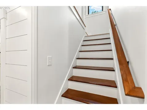 4005 NE Hassalo Street Portland OR 97232