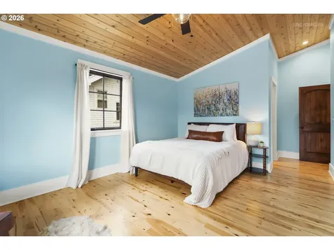 4005 NE Hassalo Street Portland OR 97232
