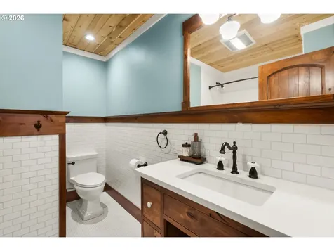 4005 NE Hassalo Street Portland OR 97232