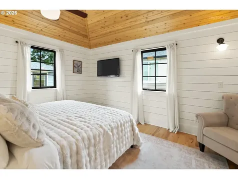 4005 NE Hassalo Street Portland OR 97232