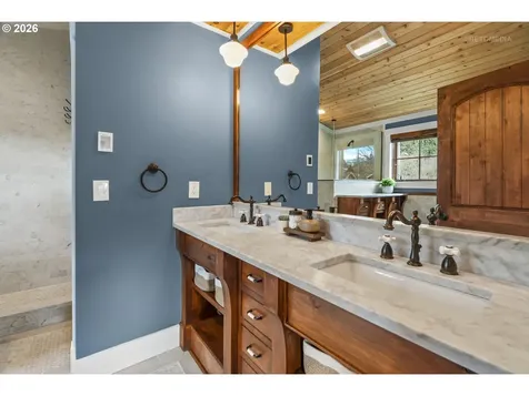 4005 NE Hassalo Street Portland OR 97232