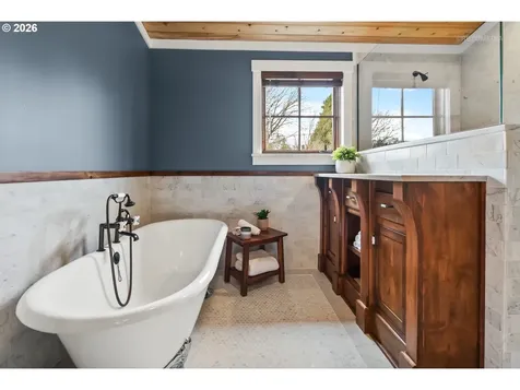 4005 NE Hassalo Street Portland OR 97232