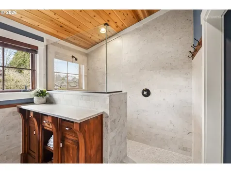 4005 NE Hassalo Street Portland OR 97232
