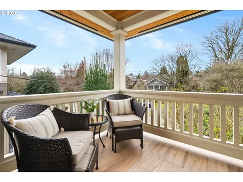 4005 NE Hassalo Street Portland OR 97232