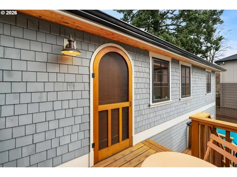 4005 NE Hassalo Street Portland OR 97232