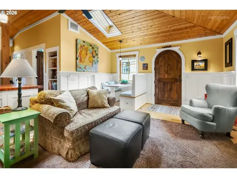 4005 NE Hassalo Street Portland OR 97232