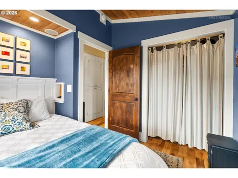 4005 NE Hassalo Street Portland OR 97232