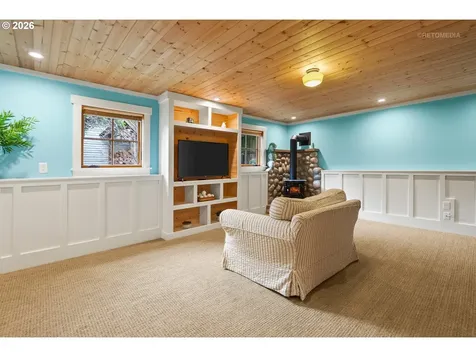 4005 NE Hassalo Street Portland OR 97232