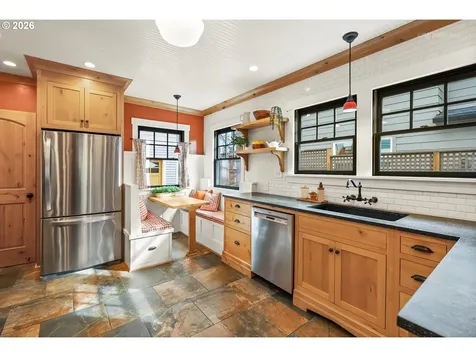 4005 NE Hassalo Street Portland OR 97232