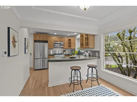 6925 SE Morrison Avenue Portland OR 97215