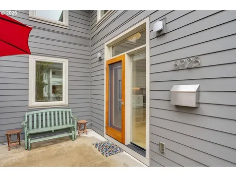 6925 SE Morrison Avenue Portland OR 97215