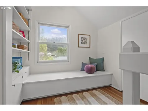 6925 SE Morrison Avenue Portland OR 97215