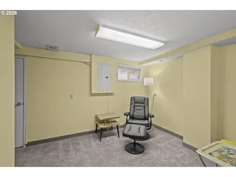 6925 SE Morrison Avenue Portland OR 97215