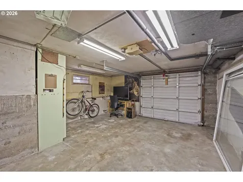 6925 SE Morrison Avenue Portland OR 97215