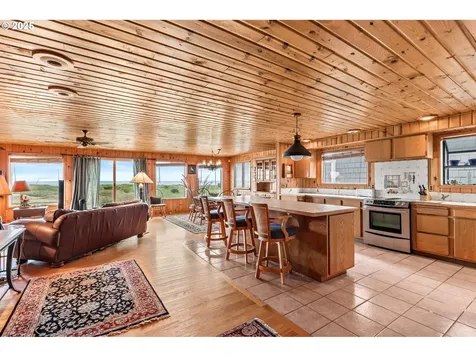32601 G Street Ocean Park WA 98640