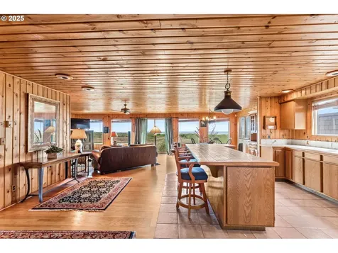32601 G Street Ocean Park WA 98640