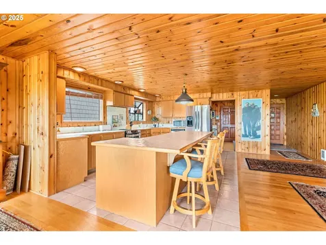 32601 G Street Ocean Park WA 98640