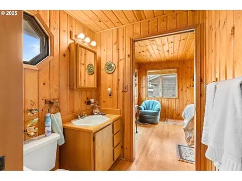 32601 G Street Ocean Park WA 98640