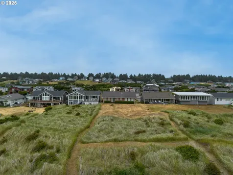 32601 G Street Ocean Park WA 98640