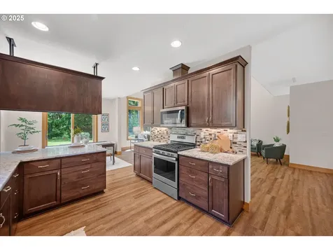 2832 NE Cole Avenue Mcminnville OR 97128