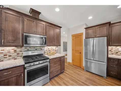 2832 NE Cole Avenue Mcminnville OR 97128