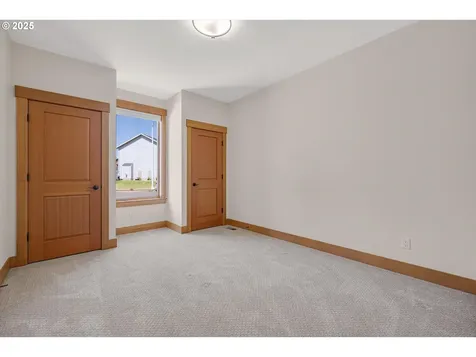 2832 NE Cole Avenue Mcminnville OR 97128