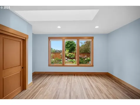 2832 NE Cole Avenue Mcminnville OR 97128
