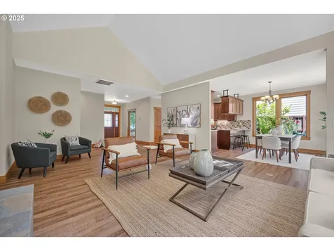2832 NE Cole Avenue Mcminnville OR 97128