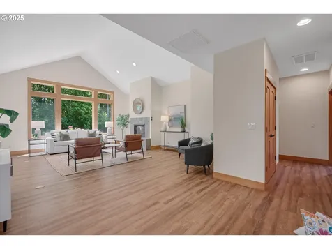 2832 NE Cole Avenue Mcminnville OR 97128