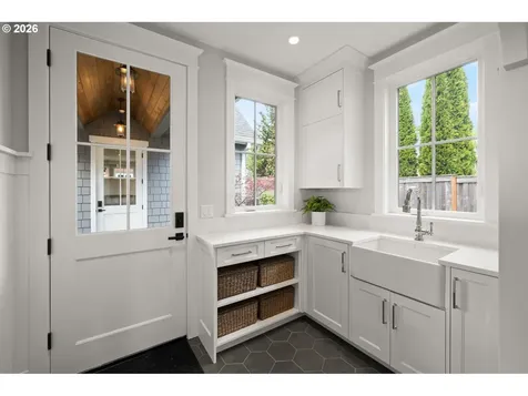 804 4th Street Lake Oswego OR 97034
