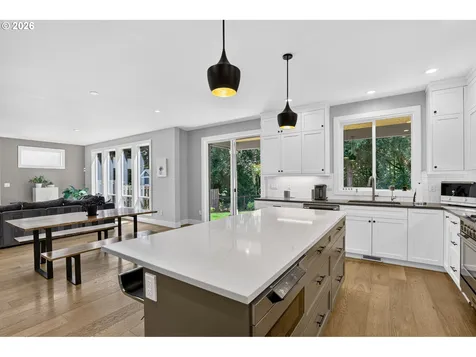 9228 SW 50th Avenue Portland OR 97219