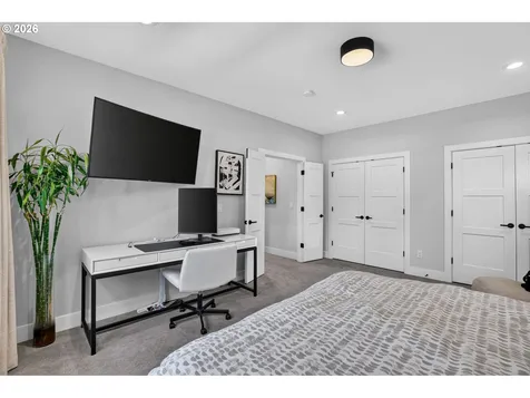 9228 SW 50th Avenue Portland OR 97219