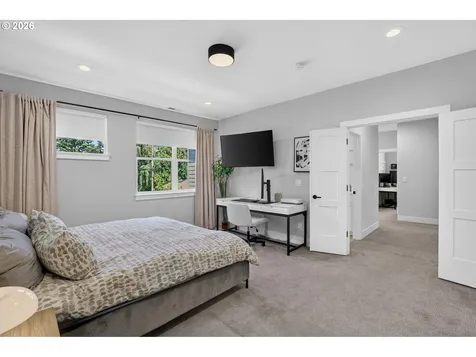 9228 SW 50th Avenue Portland OR 97219