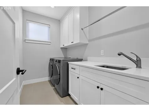 9228 SW 50th Avenue Portland OR 97219